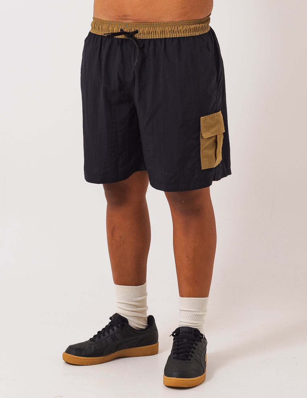 Short Cargo - Preto com Caqui