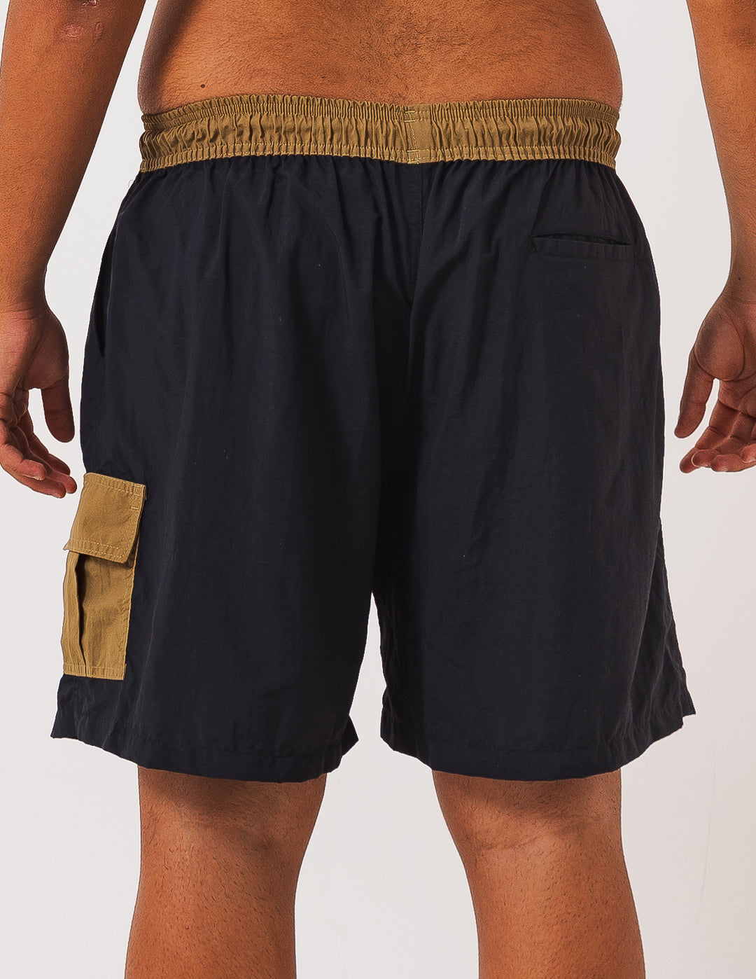 Short Cargo - Preto com Caqui