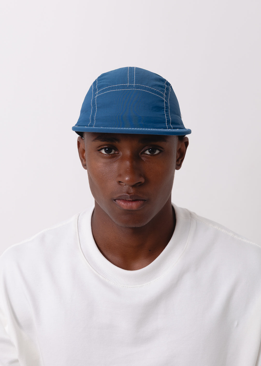 Boné Five Panel Streetwear Azul com Linha Branca