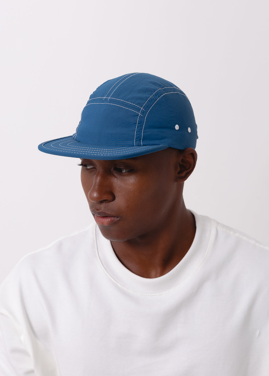 Boné Five Panel Streetwear Azul com Linha Branca