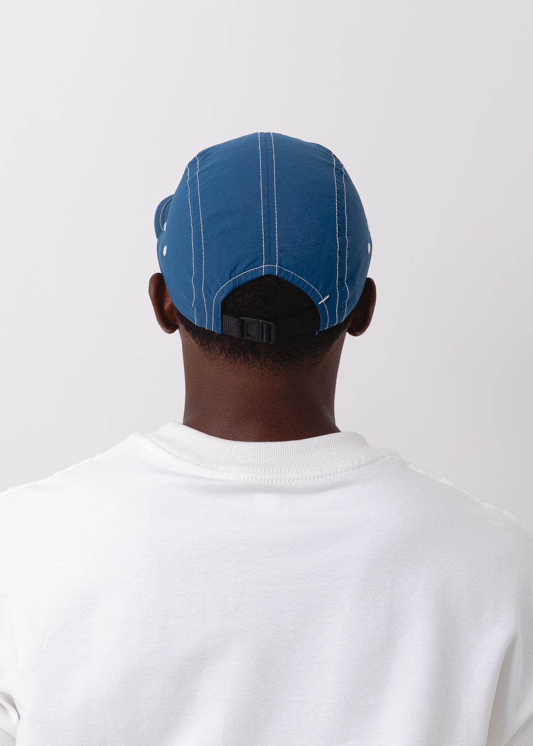 Boné Five Panel Streetwear Azul com Linha Branca