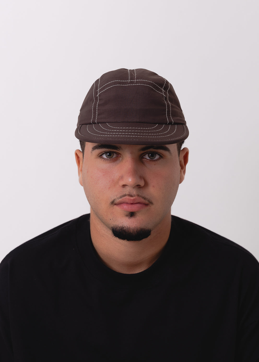 Boné Five Panel Marrom com Linha Branca