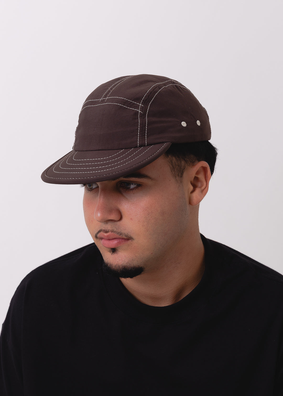 Boné Five Panel Marrom com Linha Branca