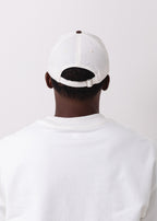 Boné Six Panel Off com Marrom