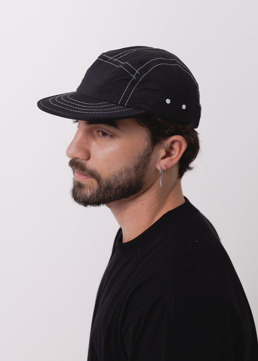 Boné Five Panel Preto com Linha Branca