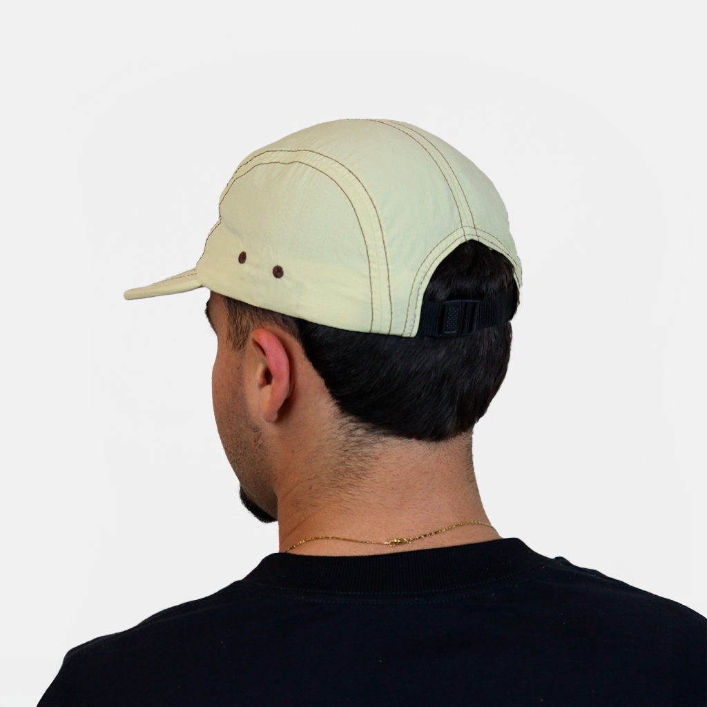 Boné Five Panel Bege com Linha Marrom