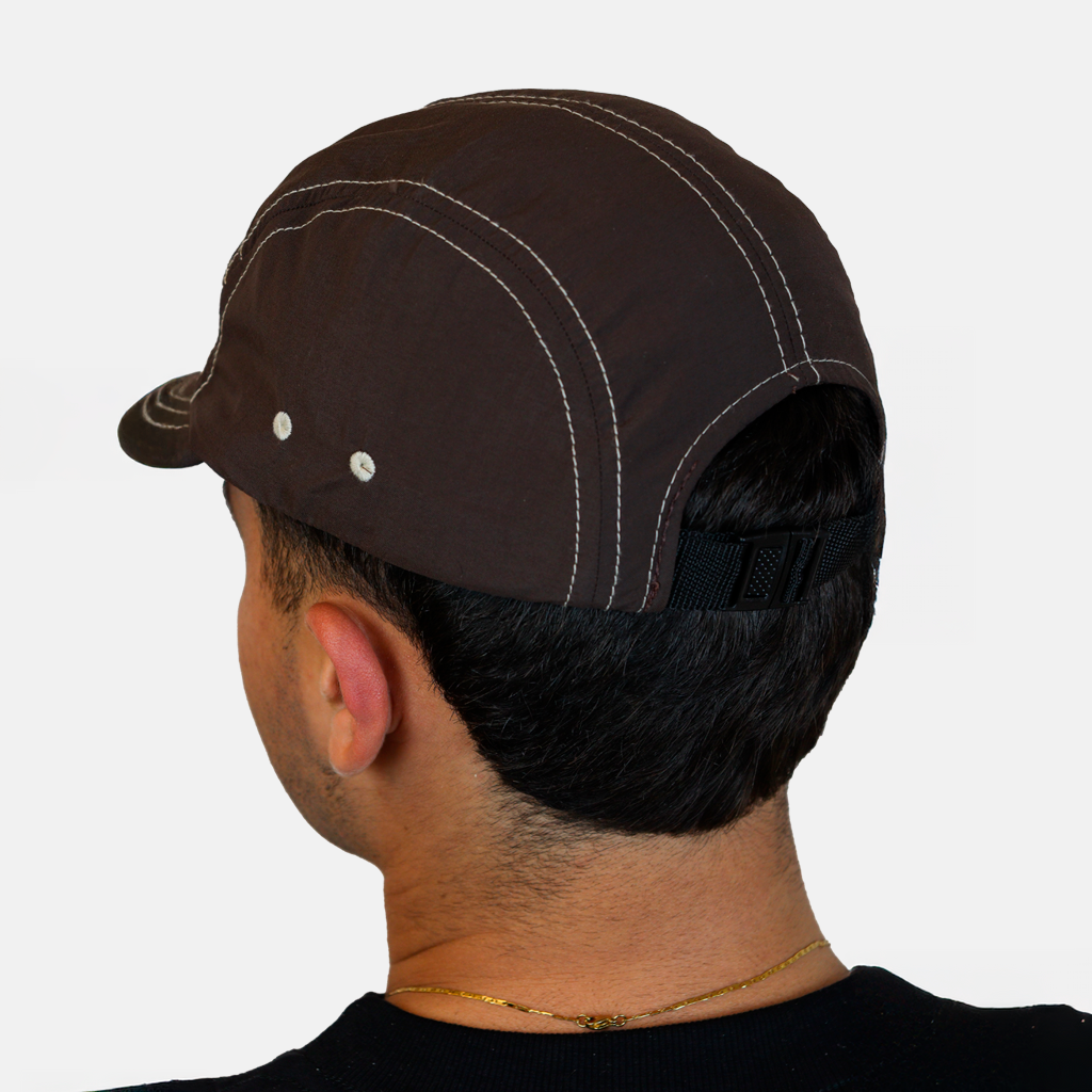 Boné Five Panel Marrom com Linha Branca
