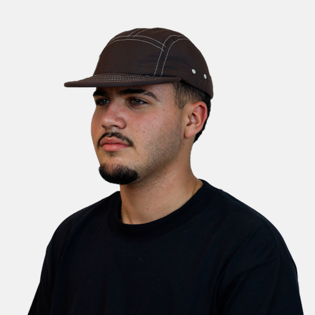 Boné Five Panel Marrom com Linha Branca