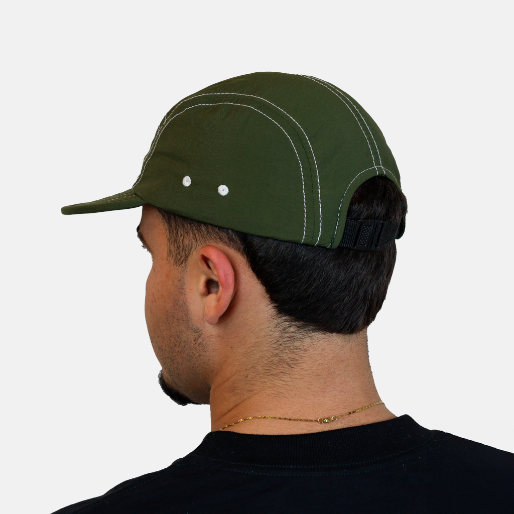 Boné Five Panel Streetwear Verde com Linha Branca