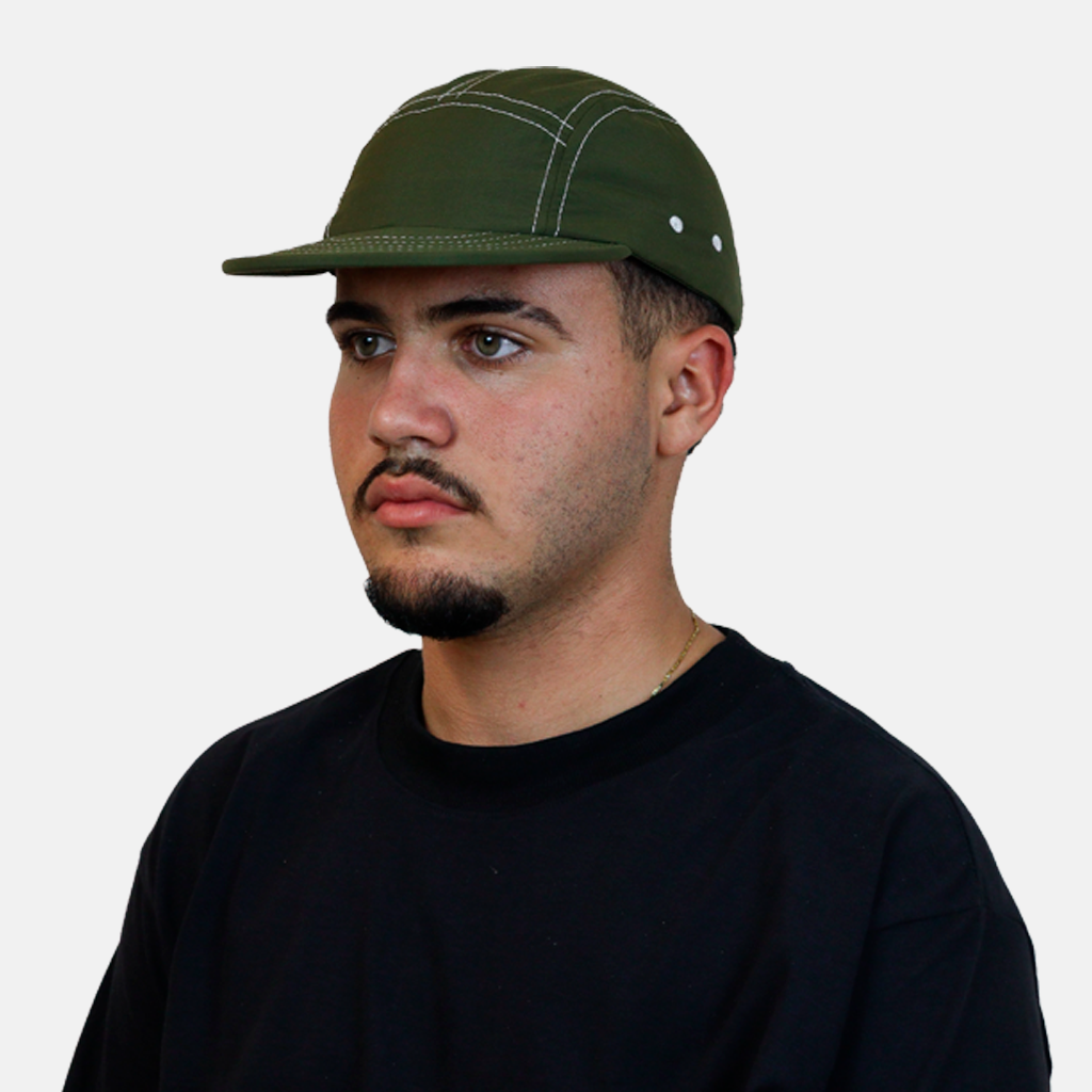 Boné Five Panel Streetwear Verde com Linha Branca
