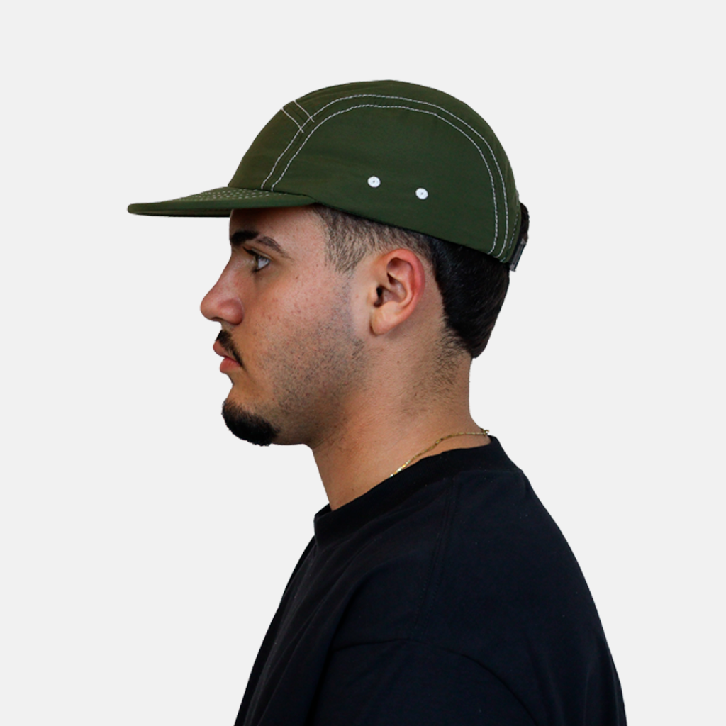Boné Five Panel Streetwear Verde com Linha Branca